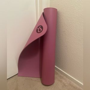 Velvet dust lululemon yoga mat